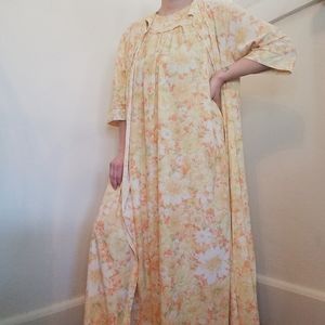 Vintage Figurfit Gown & Matching Robe Sz Medium Orange/Yellow Floral Pattern